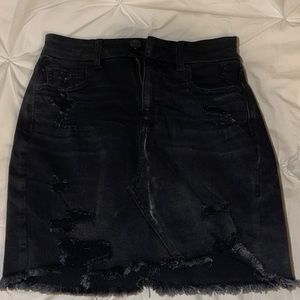 size 0 american eagle jean skirt. worn a couple times